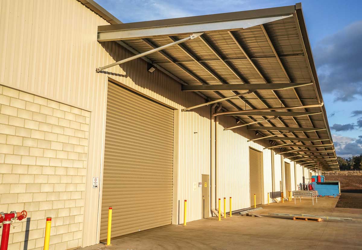 Large cantilever awning